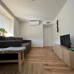 Azimut Hisa Apartment *
