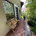 Azimut Hisa Apartment