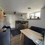 Azimut Hisa Apartment