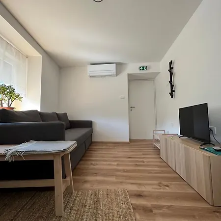 Azimut Hisa Apartment *