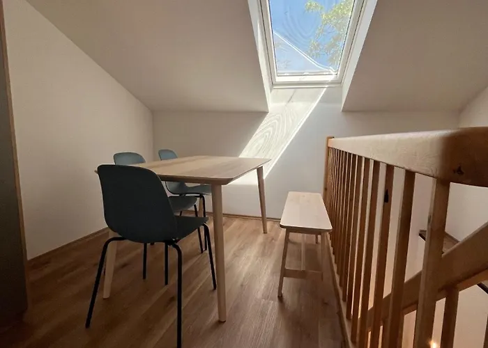 Azimut Hisa アパート