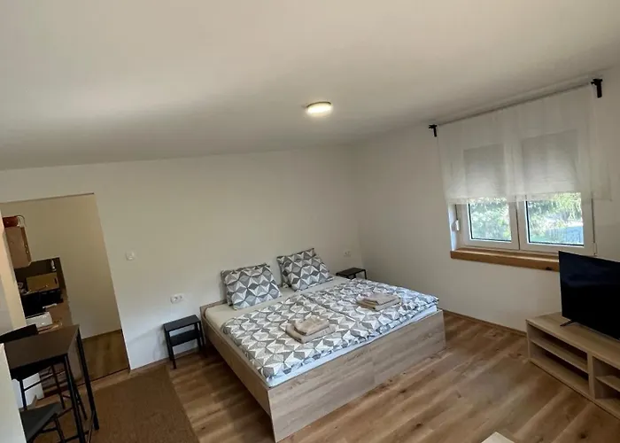 Azimut Hisa アパート