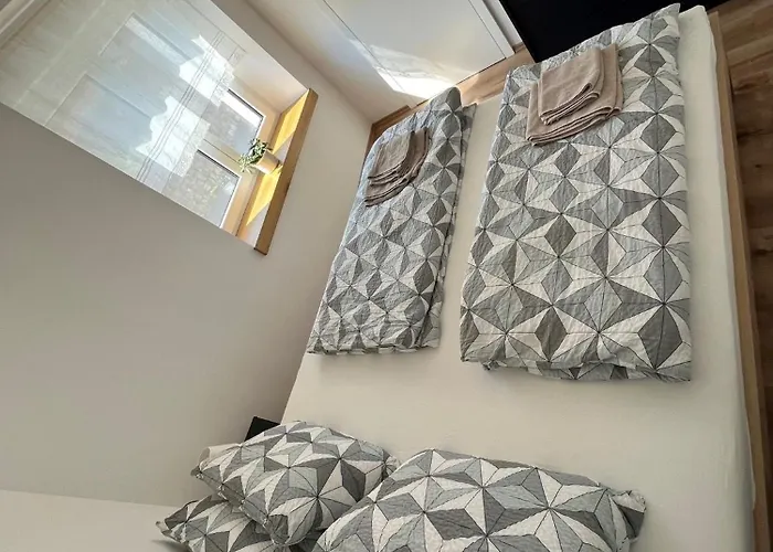 Azimut Hisa アパート *