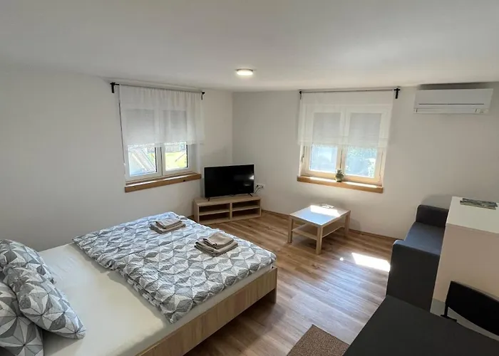 アパート Azimut Hisa トールミン