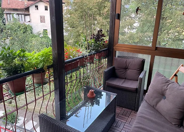 アパート Azimut Hisa