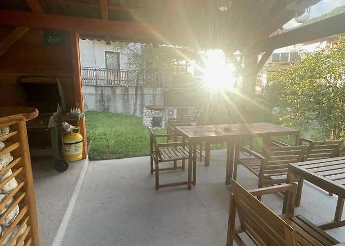 アパート Azimut Hisa トールミン